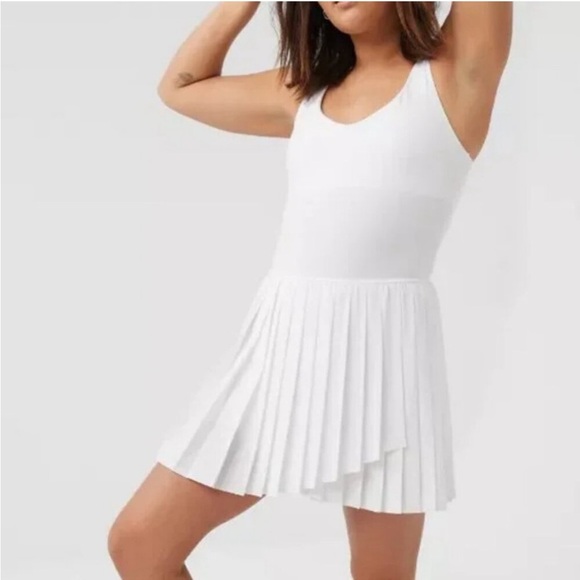 Aerie NWT Pleated Skirt Dress with built-in shorts in White Size Medium - Picture 1 of 8
